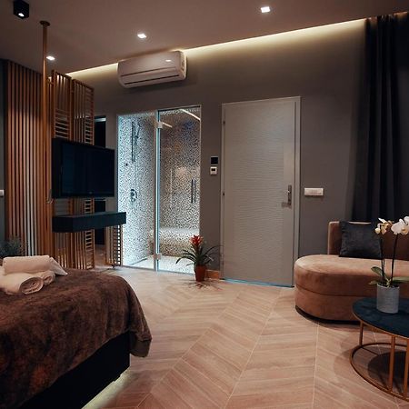 Monza Mirror Apartment Kikinda Bagian luar foto