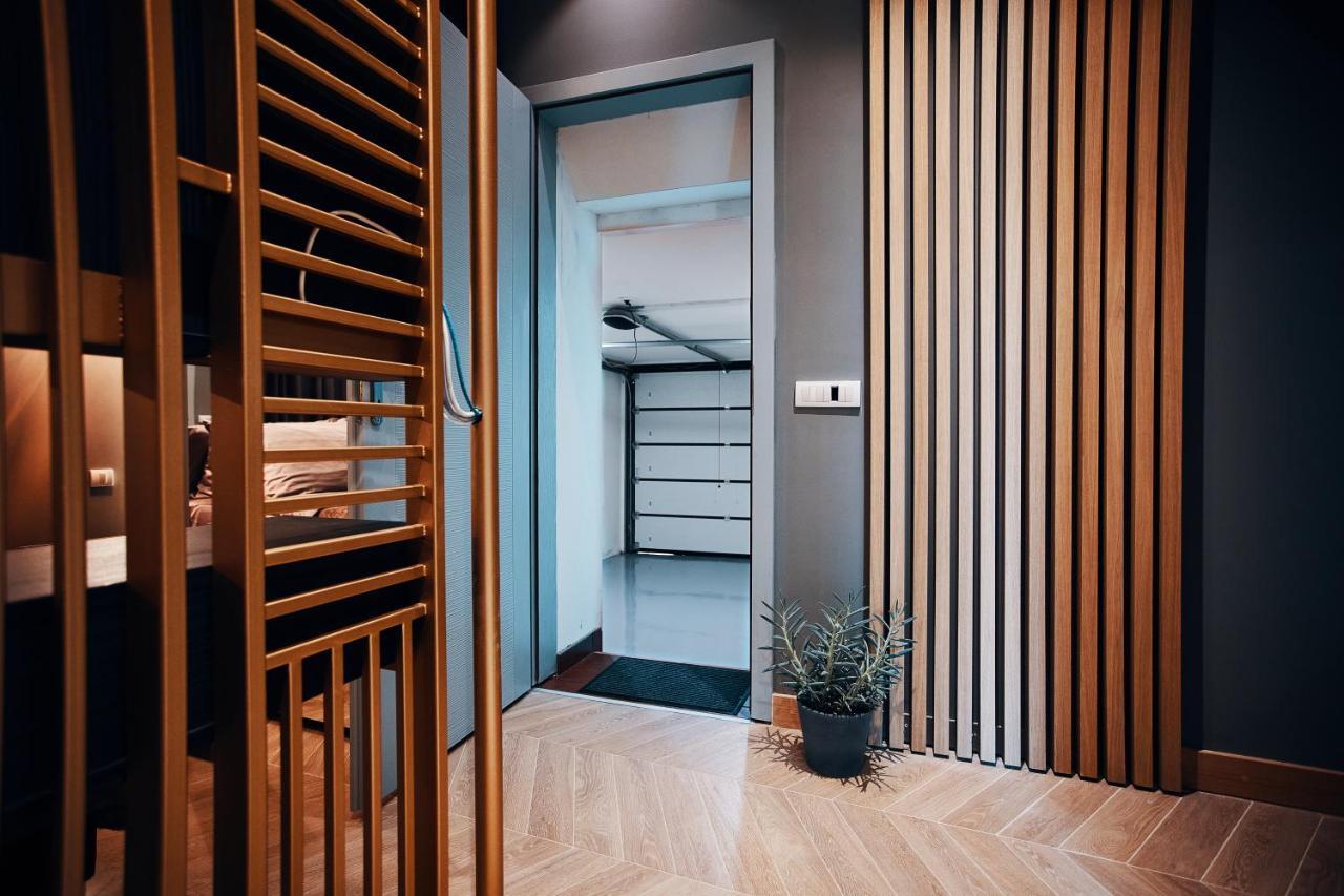 Monza Mirror Apartment Kikinda Bagian luar foto