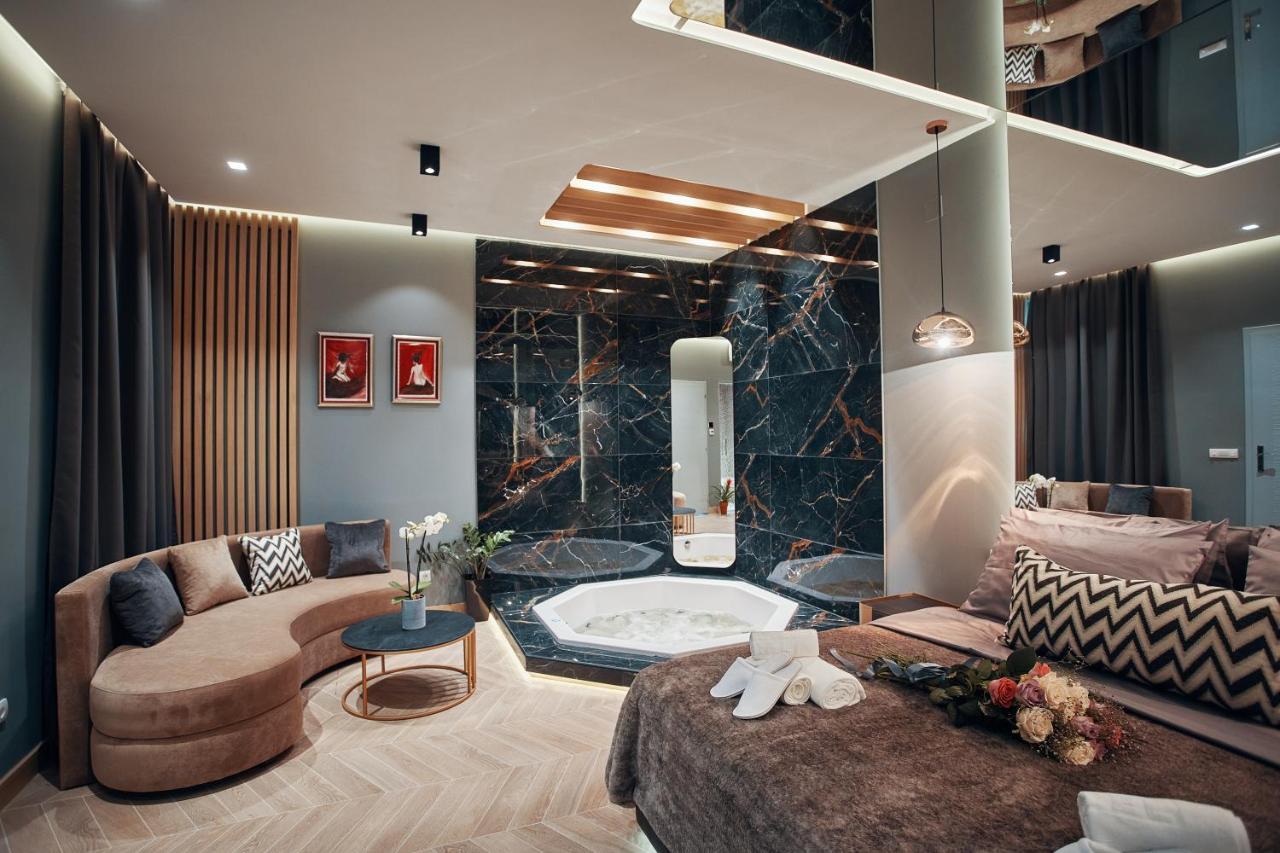 Monza Mirror Apartment Kikinda Bagian luar foto