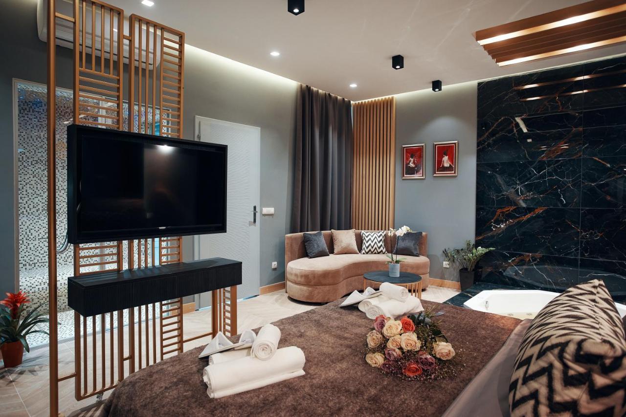 Monza Mirror Apartment Kikinda Bagian luar foto