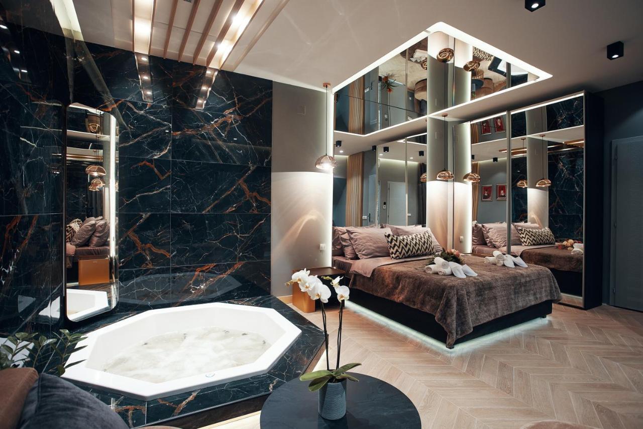 Monza Mirror Apartment Kikinda Bagian luar foto
